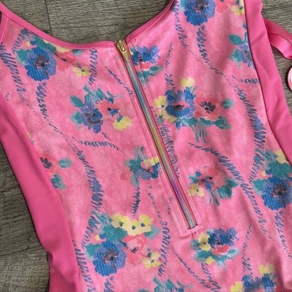 LoveShackFancy
Pink Beach Riot Cheryl Hints Of Hibiscus One-piece Bathing Suit S - Picture 2 of 9